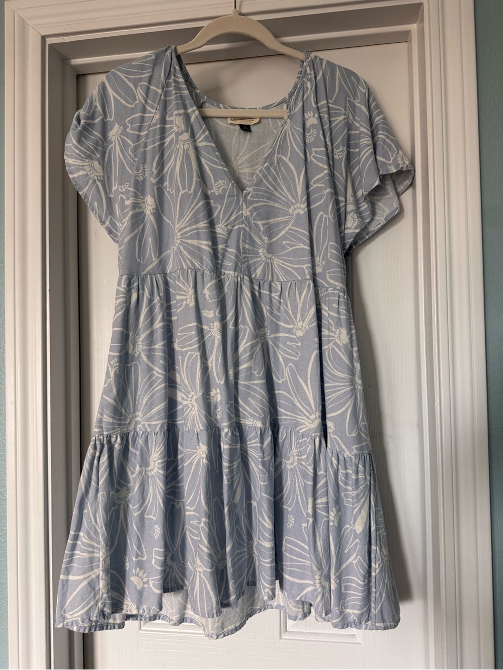 Universal Thread Pale Blue Floral Tiered V-Neck Dress